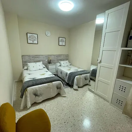 Triana Con Encanto Apto Amplio Y Comodo